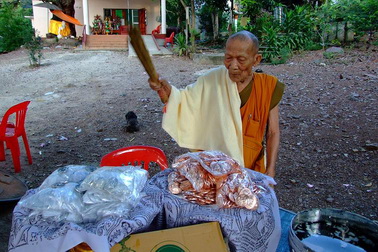พระสิวลีมหาลาภแซยิด เนื้ออัลปาก้า หลวงปู่กาหลง วัดเขาแหลม จ สระแก้ว ปี2551 สร้าง1,999เหรียญ หมายเลข