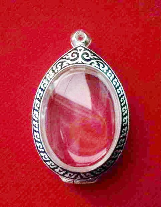  ตลับเนื้อเงินลงยาสำหรับใส่เหรียญรูปไข่ใหญ่