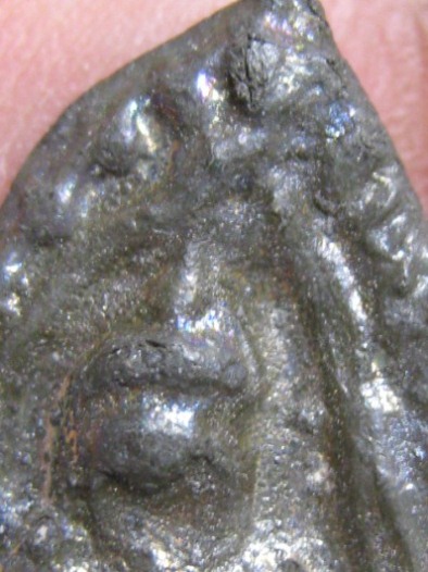 พระแผงตัด เนื้อชินเงิน กรุวัดราชบูรณะ จ.อยุธยา มีบัตรรับรอง