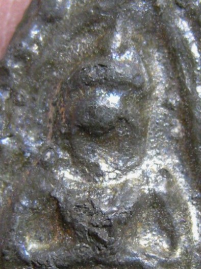 พระแผงตัด เนื้อชินเงิน กรุวัดราชบูรณะ จ.อยุธยา มีบัตรรับรอง