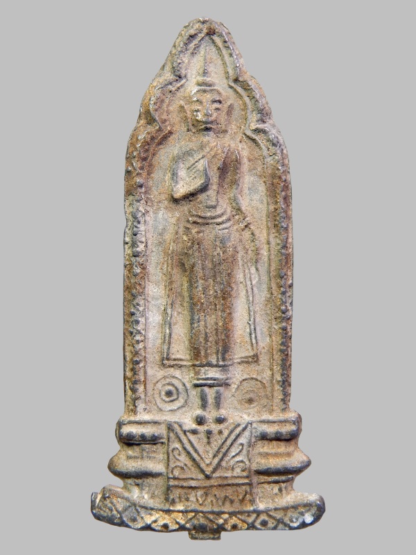 พระร่วงยืน ปางประทานพร สนิมแดง กรุวัดเทวสังฆาราม (วัดเหนือ) จ.กาญจนบุรี