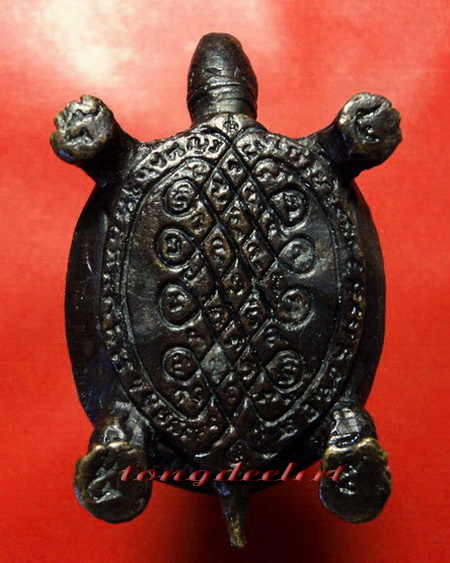 รูปหล่อบูชาหลวงปู่หลิวนั่งเต่า(ตั้งหน้ารถ) วัดไร่แตงทอง 90 ปี หายาก สวยมากค่ะ