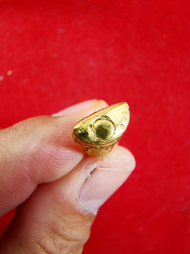 รูปเหมือนพระญาณสังวร   สมเด็จพระสังฆราช  ปั๊มรุ่นแรก   เนื้อทองเหลือง (พิมพ์เล็ก)