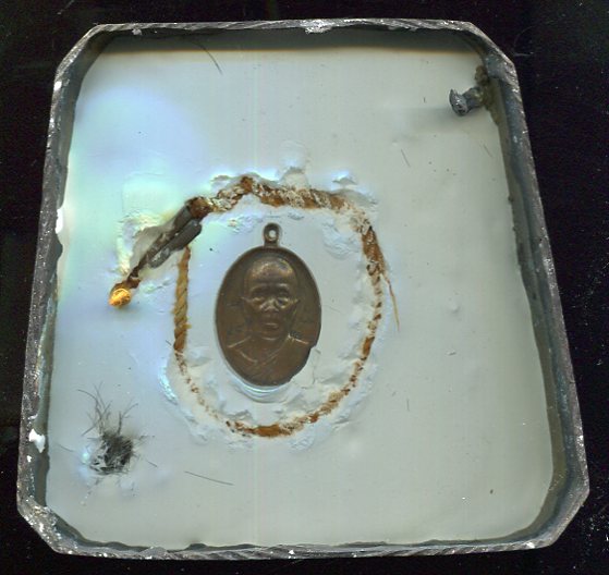 พระบูชารุ่นแรกเนื้อโลหะรมดำหลวงพ่อทอง วัดพระพุทธบาทเขายายหอม ชัยภูมิ