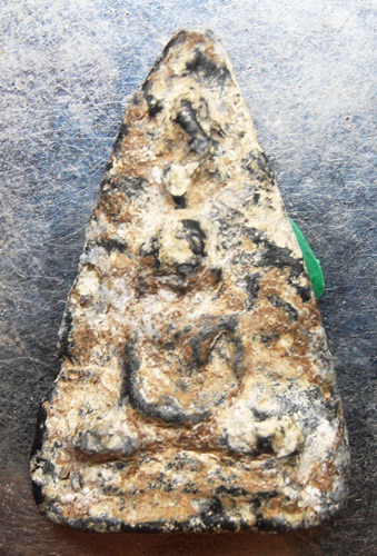 พระพิจิตรเกศคด เนื้อชินตระกัวแก่เงิน สวยๆครับ