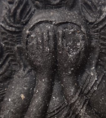 ปิดตา พรหมคุณ ตะกรุดทอง หลวงปู่หงษ์ออกวัดเพชรบุรี เคาะเดียว300