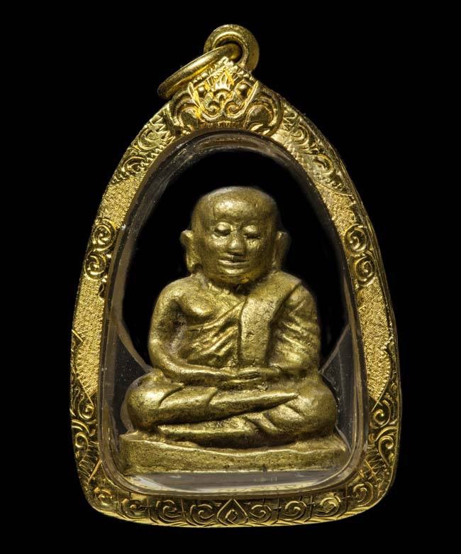 หลวงพ่อเงิน รุ่นช้างคู่ แตกนิยม วัดทัายน้ำ ปี ๒๕๒๖ มาพร้อมกล่องและเลี่ยมทองพร้อมใช้