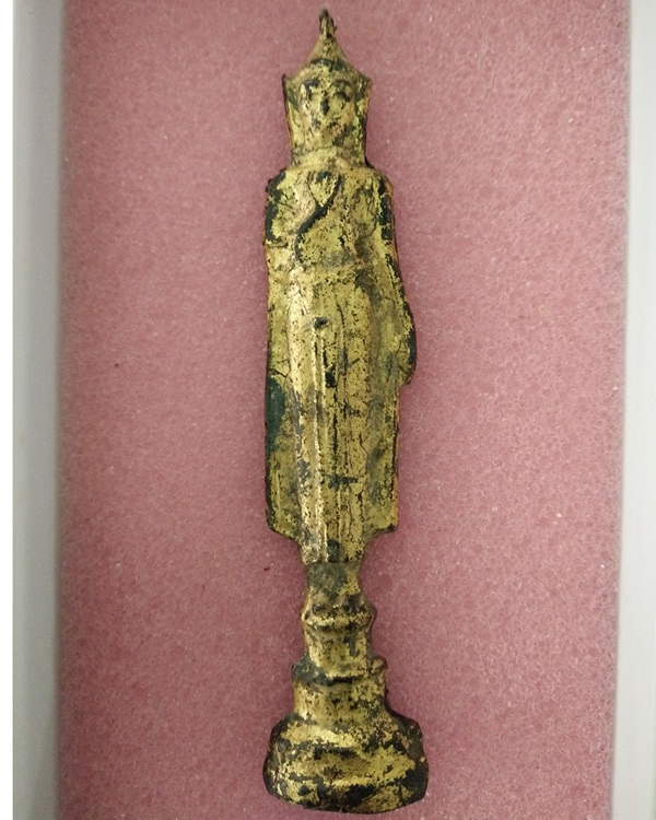 พระเนื้อชินอยุธยา พิมพ์ยืน