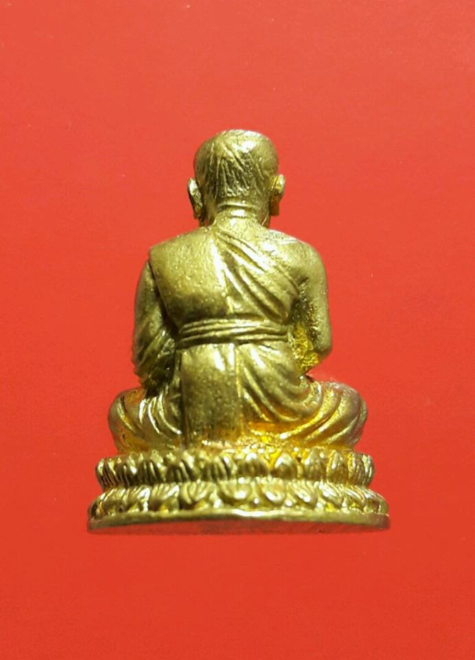 รูปหล่อหลวงปู่ทวด วัดประสาทบุญญาวาส รุ่นสร้างศาลาการเปรียญ ปี 48