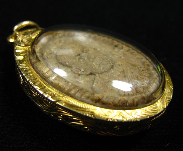 พระผงรูปเหมือนหลังยันต์ดวงเศรษฐี หลวงปู่หมุน ฐิตสีโล รุ่นดวงเศรษฐี เสาร์ ๕ ปี๒๕๔๓ (16)