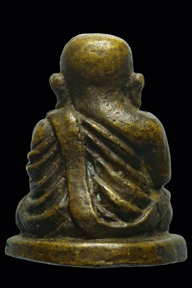 หลวงพ่อเงิน รุ่นช้างคู่ ปี 2526 วัดท้ายน้ำ องค์ที่ 227