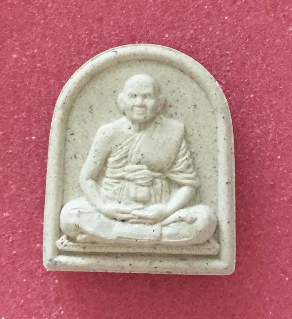 พระผงมหาพุทธานุภาพ พิมพ์ครอบแก้วสารพัดนึก หลวงปู่เจือ ครับ