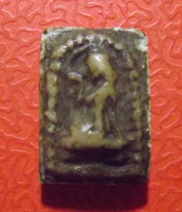 นางกวัก หลวงพ่อกวย หลังยันต์