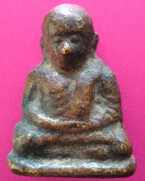 หลวงพ่อเงิน รุ่นปืนแตก พิมพ์ไตรมาส สภาพพอสวยๆๆๆๆๆๆ รับประกันพระแท้