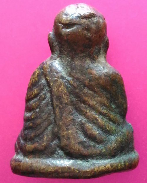 หลวงพ่อเงิน รุ่นปืนแตก พิมพ์ไตรมาส สภาพพอสวยๆๆๆๆๆๆ รับประกันพระแท้