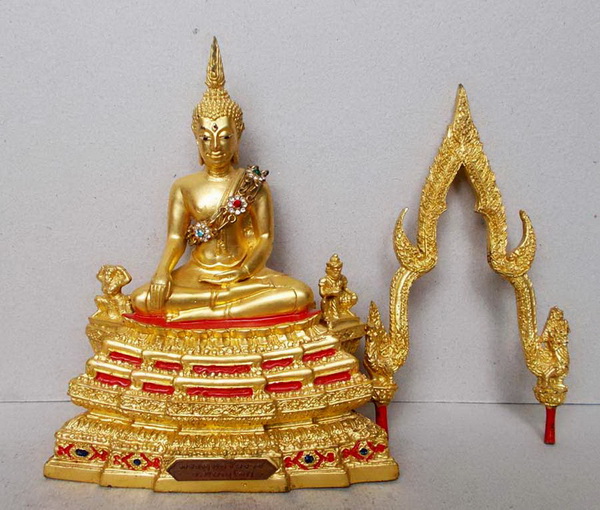 พระพุทธชินราช จ.พิษณุโลก หน้าตัก 3 นิ้ว เนื้อโลหะปิดทอง ซุ้มถอดได้ ตอกเลขไทย