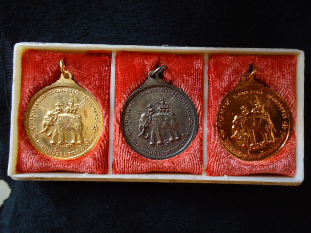 พระชุดหลวงปู่แหวน 350