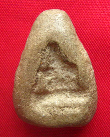 พระเนื้อดินพิมพ์รูปเหมือนหลวงพ่อจง วัดหน้าต่างนอก อยุธยา ปี 2503 