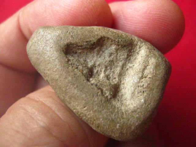 พระเนื้อดินพิมพ์รูปเหมือนหลวงพ่อจง วัดหน้าต่างนอก อยุธยา ปี 2503 