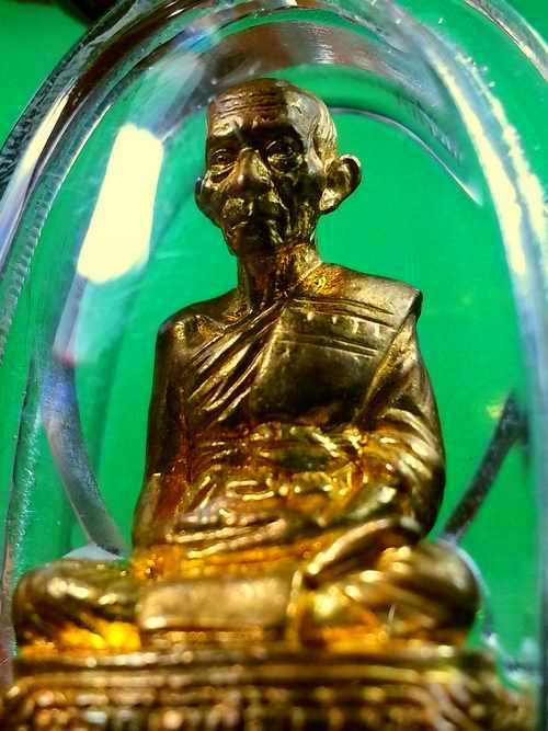 รูปหล่อหลวงพ่อรวย วัดตะโก รุ่นกฐินปี54 ทองเหลือง พร้อมเลี่ยมสวย