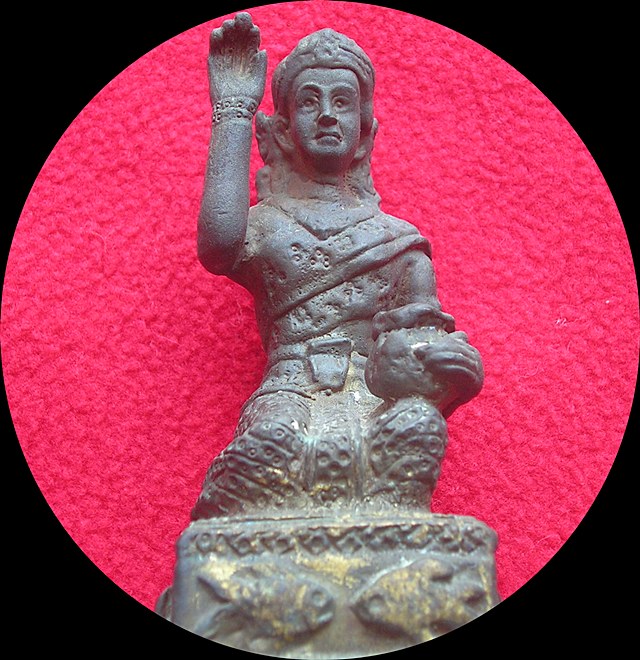 นางกวักบูชา หลวงพ่อทองกลึง วัดเจดีย์หอย อ.ลาดหลุมแก้ว จ.ปทุมธานี