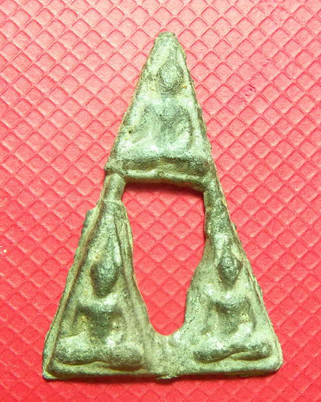 พระสามนางวัดใหญ่ เนื้อชินเงิน กรุวัดพระศรีรัตนมหาธาตุ จ.พิษณุโลก