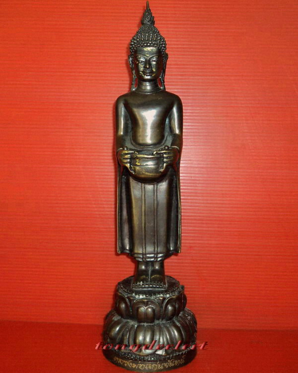 พระบูชาหลวงพ่อแก่นจันทน์ จ.ราชบุรี สวยมากค่ะ