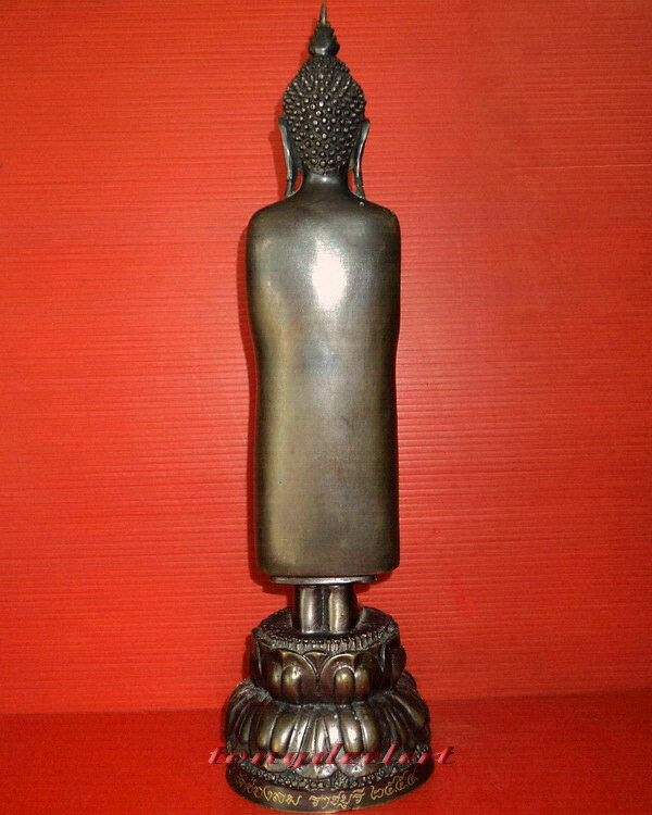 พระบูชาหลวงพ่อแก่นจันทน์ จ.ราชบุรี สวยมากค่ะ