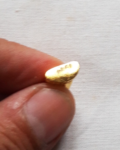 พระกริ่ง-พระชัยวัตน์ ชินบัญชร 7 รอบ หลวงพ่อสิน เนื้อกระใหล่ทอง