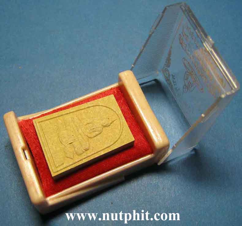 104*พระผงหลวงพ่อพระพุทธโสธร รุ่นสร้างพระอุโบสถ ปี ๔๔ มวลสารหลวงพ่อ