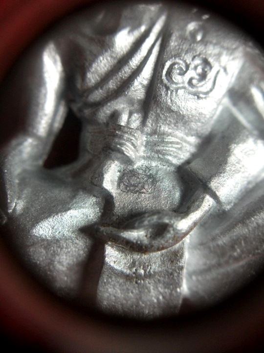 รูปเหมือนหลวงพ่อจง ปั๊มกันภัยครึ่งซีก หลวงปู่ยวง วัดหน้าต่างใน เนื้อตะกั่ว #๒