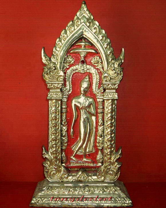 พระบูชากำแพงศอก หลวงพ่อขอม วัดไผ่โรงวัว จ.สุพรรณบุรี ปี 2505 พร้อมซุ้มค่ะ