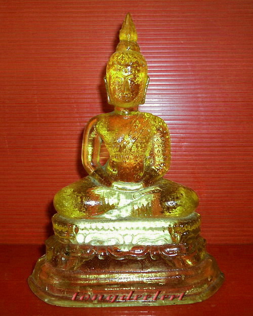 พระแก้ว 25 พุทธศตวรรษ สีเหลือง หน้าตัก 3 นิ้ว สวยมากค่ะ