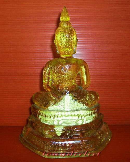 พระแก้ว 25 พุทธศตวรรษ สีเหลือง หน้าตัก 3 นิ้ว สวยมากค่ะ