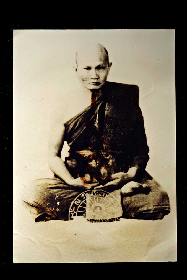 รูปหลวงปู่ทิม วัดพระขาวสวยเดิมครับ