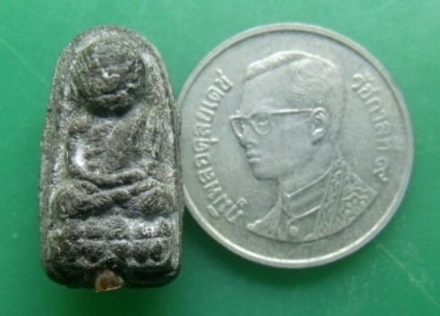 **วัดใจ**หลวงปู่ทวดเนื้อว่านพิมพ์พระรอดจิ๋ว ฝังตะกรุดนารายณ์เเปลงรูป**สวยๆ หายาก เชิญชมครับ3