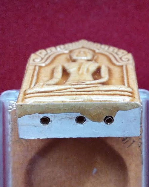 ขุนแผนเคลือบเหลืองรุ่นแรก  ฝังตะกรุดทองคำ 3ดอก หลวงปู่ทิม วัดพระขาว ปี45 ตอกโค๊ตดอกจันด้านหลัง