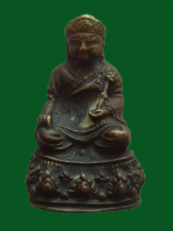 รูปหล่อไต่ฮงกง รุ่น3 นี้ จัดสร้างโดยมูลนิธิปอเต็กตึ้ ง ในปี พ.ศ. 2522 อธิษฐานจิตปลุกเสกโดย หลวงปู่โต