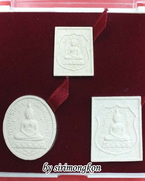 หลวงพ่อโสธร รุ่นประวัติศาสตร์เปิดอาคาร สำนักงานตำรวจแห่งชาติ ปี43 เนื้อผงพุทธคุณ กล่องเดิม #1