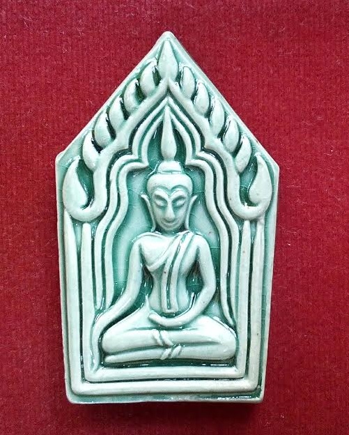 ขุนแผนแขนอ่อนเคลือบเขียว รุ่น1 หลวงปู่ชื้น วัดญาณเสน อยุธยา สร้างปี 2545....เคาะเดียวแดง.... 