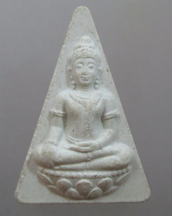 20 บาท พระสมเด็จนางพญา สก.เฉลิมพระชนมพรรษา 6 รอบ สมเด็จพระนางเจ้าสิริกิติ์ ปี47