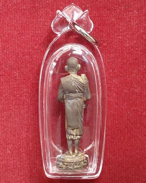 รูปเหมือนยืนอุ้มบาตร เนื้อโลหะผสม เลี่ยม+เกศา หลวงปู่ชื้น วัดญาณเสน อยุธยา ปี 33 ตอกโค๊ตใต้ฐาน