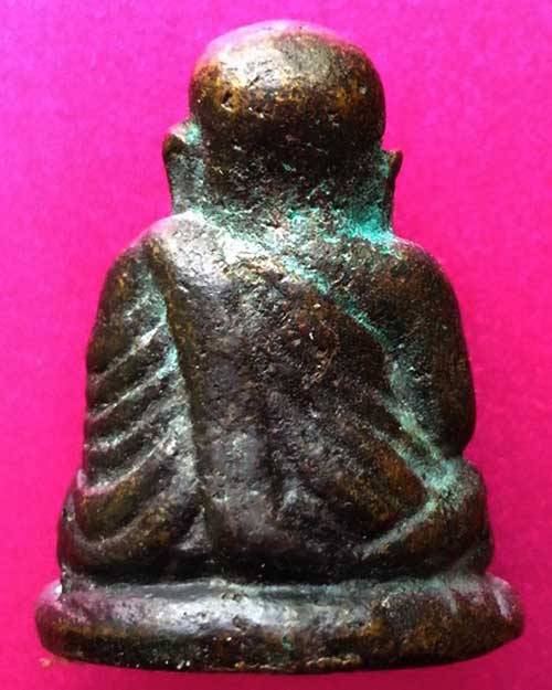 หลวงพ่อเงิน พุทธโชติ รุ่นปืนแตก ปี ๒๘ พิมพ์เศียรโต สภาพสวยๆๆๆๆๆๆๆๆ