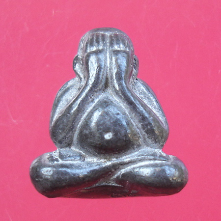 พระปิดตามหาลาภลอยองค์ พิมพ์กลางเนื้อตะกั่ว ปี 2537 หลวงพ่อสาคร วัดหนองกรับ