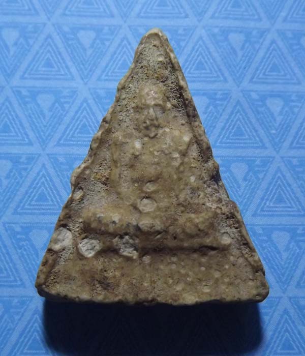 พระผงสาเหลี่ยม หลวงพ่อเขียน วัดถ้ำขุนเณร ลงกรุ ปี 2516