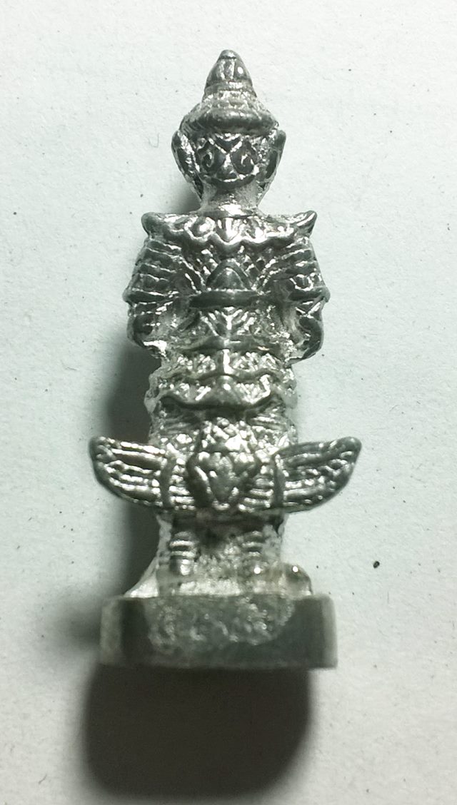 ท้าวเวสสุวรรณ หลวงปู่แผ้ว ปวโร วัดหนองพงนก  นครปฐม