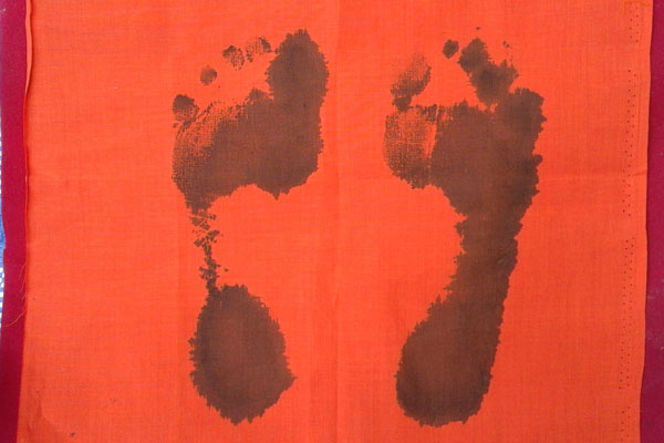 รอยประทับฝ่ามือ ฝ่าเท้า อาจารย์บุญให้ วัดท่าม่วง จ.นครศรีธรรมราช