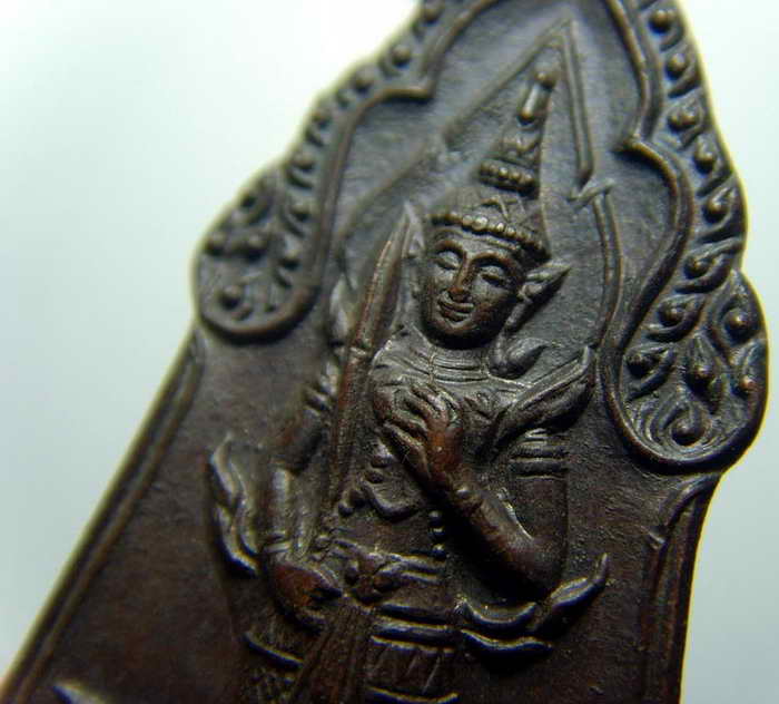 K1095 พระสยามเทวาธิราช หลัง น ว ม มูลนิธินวมินทรฯ วัดเทพศิรินทร์ เนื้อทองแดง หลวงปู่ทิมปลุกเสกปี 15