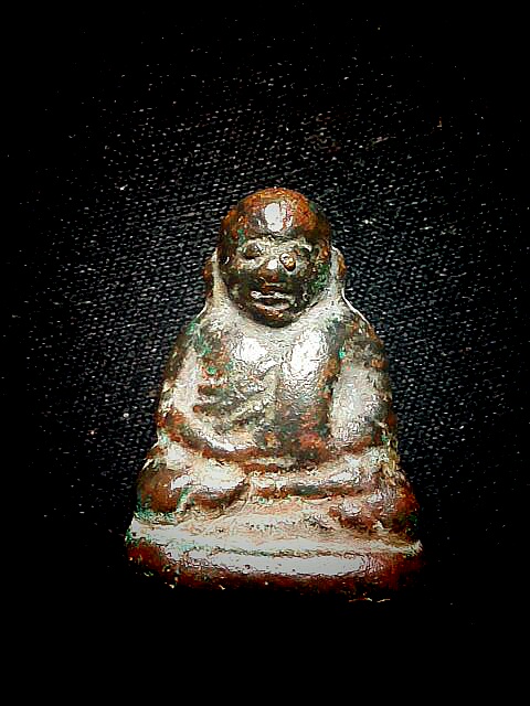 รูปหล่อหลวงพ่อเงิน ปีนแตก สวยเดิมๆ ครับ