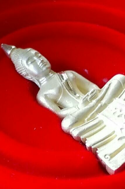 หลวงพ่อโสธร 80 ปี กรมตำรวจ เนื้อเงินขัดเงา